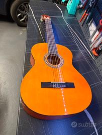 Chitarra classica con custodia
