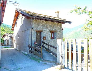 Prestigiosa porzione di casa di montagna su due li