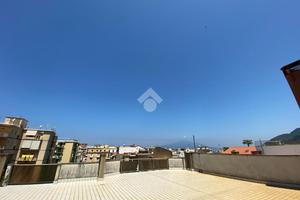 5 LOCALI A VICO EQUENSE