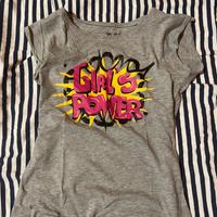Maglietta “Girl’s Power”-grinta,stile e colore