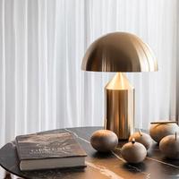 Lampada da tavolo Atollo Oluce in metallo Oro