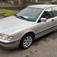 Volvo V40 1.6 16V cat