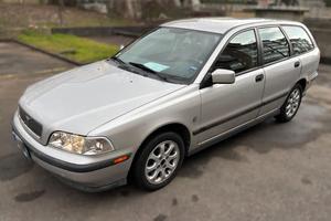 Volvo V40 1.6 16V cat