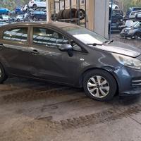 KIA RIO 2015 SOLO PER RICAMBI