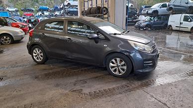 KIA RIO 2015 SOLO PER RICAMBI