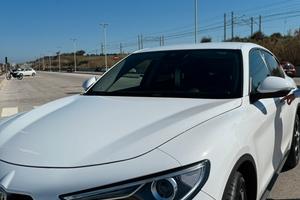 Stelvio 2.2 Turbodiesel 160 CV AT8 RWD Sport-Tech