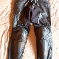 Pantaloni in pelle da moto