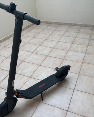 Monopattino elettrico ninebot