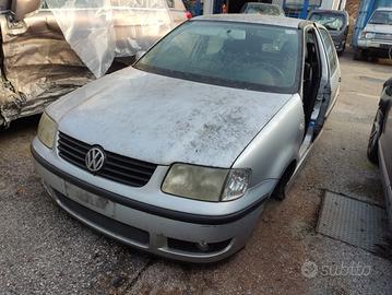 Ricambi VOLKSWAGEN POLO 1390cc benzina del 2000