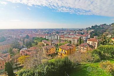 Villa di 700 m² con più di 5 locali e box auto dop