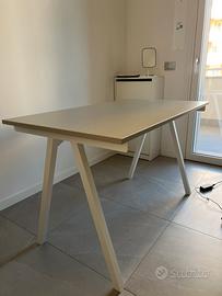 Scrivania TROTTEN IKEA