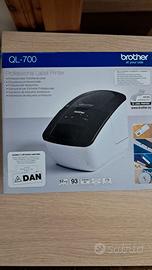 Stampante per etichette marca Brother QL-700
