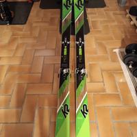 Sci da alpinismo con atacchi e pelli