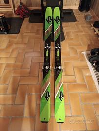 Sci da alpinismo con atacchi e pelli