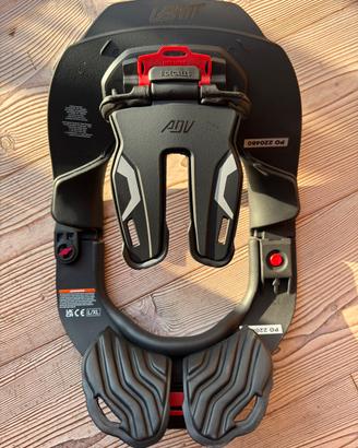 Leatt Neck Brace ADV 5.5 Taglia L/XL Nuovo