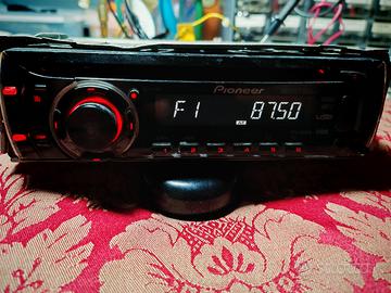 autoradio PIONEER  160 WATT  ( 40*4 ) preamplicato