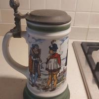 Vecchio boccale birra 0,5 con coperchio stagno