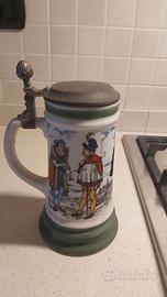 Vecchio boccale birra 0,5 con coperchio stagno