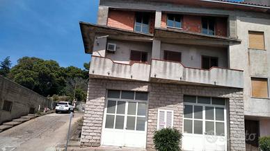 Edificio uso residenziale abitativo