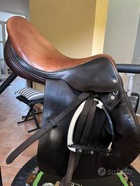 sella con staffe equitazione equipe evolution