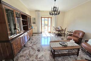 3 LOCALI A NAPOLI