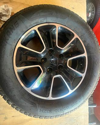 Cerci in lega dacia con gomme