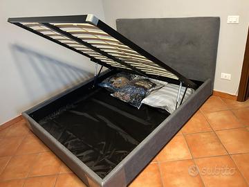 Letto matrimoniale con contenitore