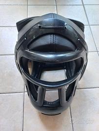 Casco protettivo per sport di contatto 30€