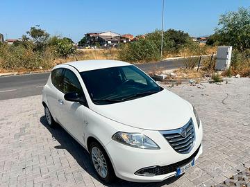 Lancia Ypsilon 1.3 MJT 16V 95 CV 5 porte S&S Plati