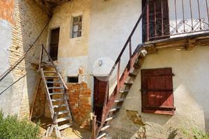 CASA SEMINDIPENDENTE A CALLIANO