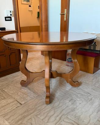 Tavolo in noce allungabile con sedie