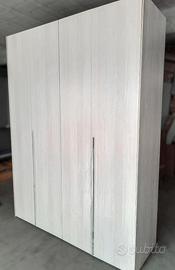 ARMADIO MODERNO – MARCA "LINEA ARREDO"