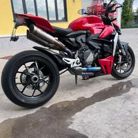 Ducati streetfighter v2