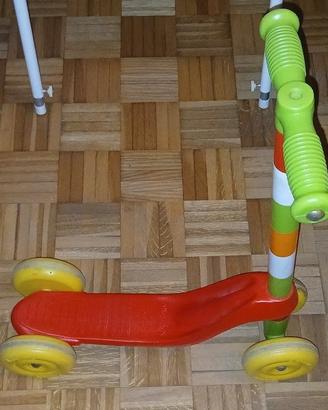 Monopattino bimbi 4 ruote rosso e verde