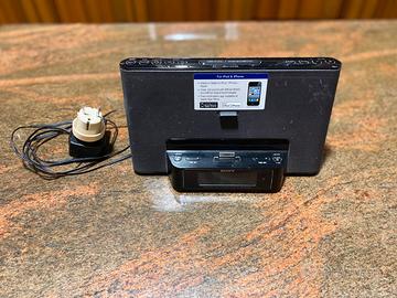 Altoparlante e radio AM/FM Sony per iPod / iPhone