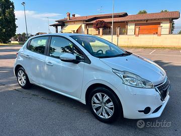 Peugeot 208 1,0 per neopatentati benzina