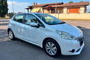Peugeot 208 1,0 per neopatentati benzina
