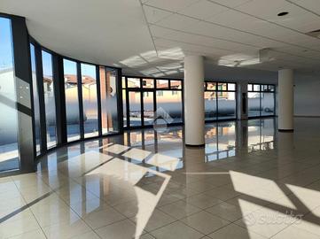 NEGOZIO A VILLAFRANCA DI VERONA