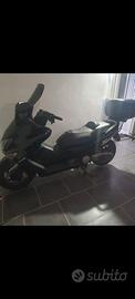 T-Max con bauletto