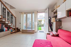 VILLETTA INDIPENDENTE CON DOPPIO GIARDINO, BOX E C