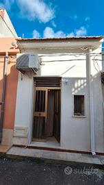 Mono locale Avola (SR)