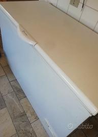 Congelatore a pozzetto 400lt