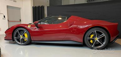 Ferrari 296 gtb pari al nuovo