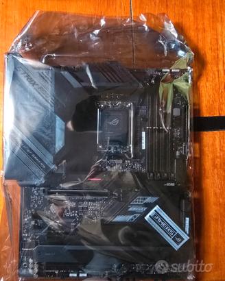 Z690 Strix F Scheda Madre