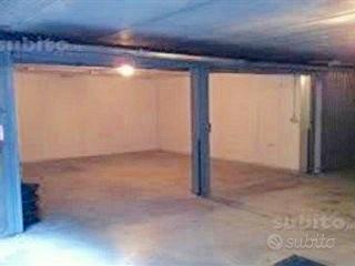 Box doppio a peschiera borromeo porte elettriche