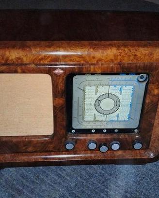 Radio d'epoca e slot machine