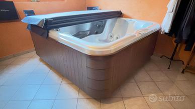 Spa Jacuzzi 220x220 – Minipiscina idromassaggio