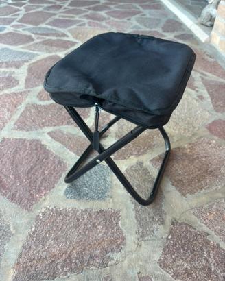 Sgabello portatile richiudibile