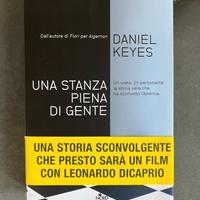 Libro Una Stanza Piena Di Gente