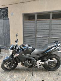 Suzuki GSR - 600- 2009